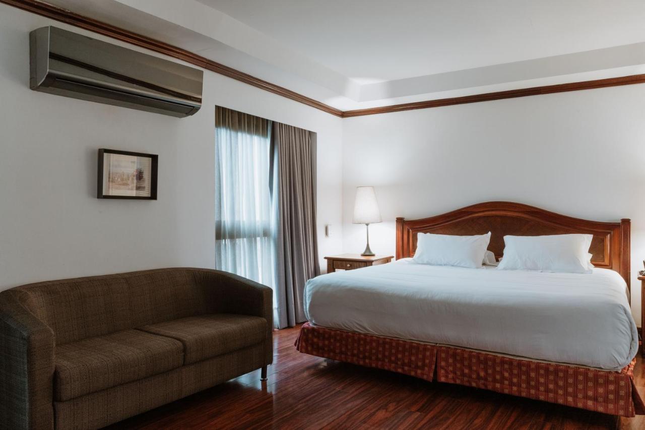 Hotel Park10 Medellín Zewnętrze zdjęcie A room at the hotel