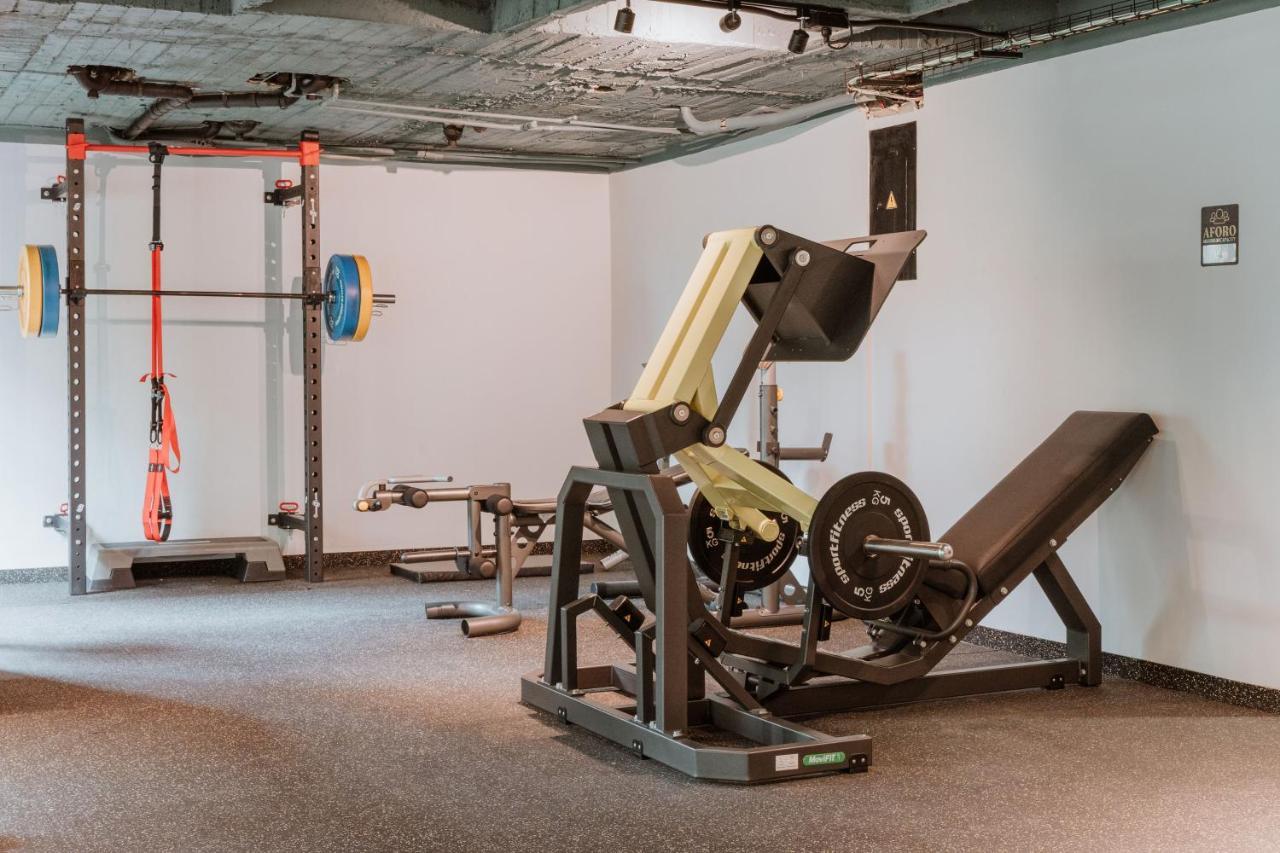 Hotel Park10 Medellín Zewnętrze zdjęcie Leg press machine