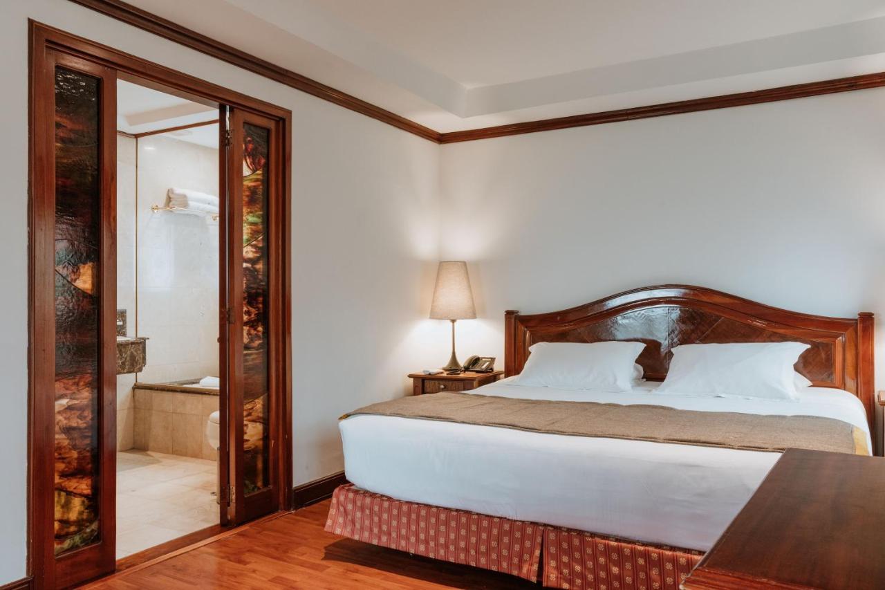 Hotel Park10 Medellín Zewnętrze zdjęcie A bedroom at the hotel