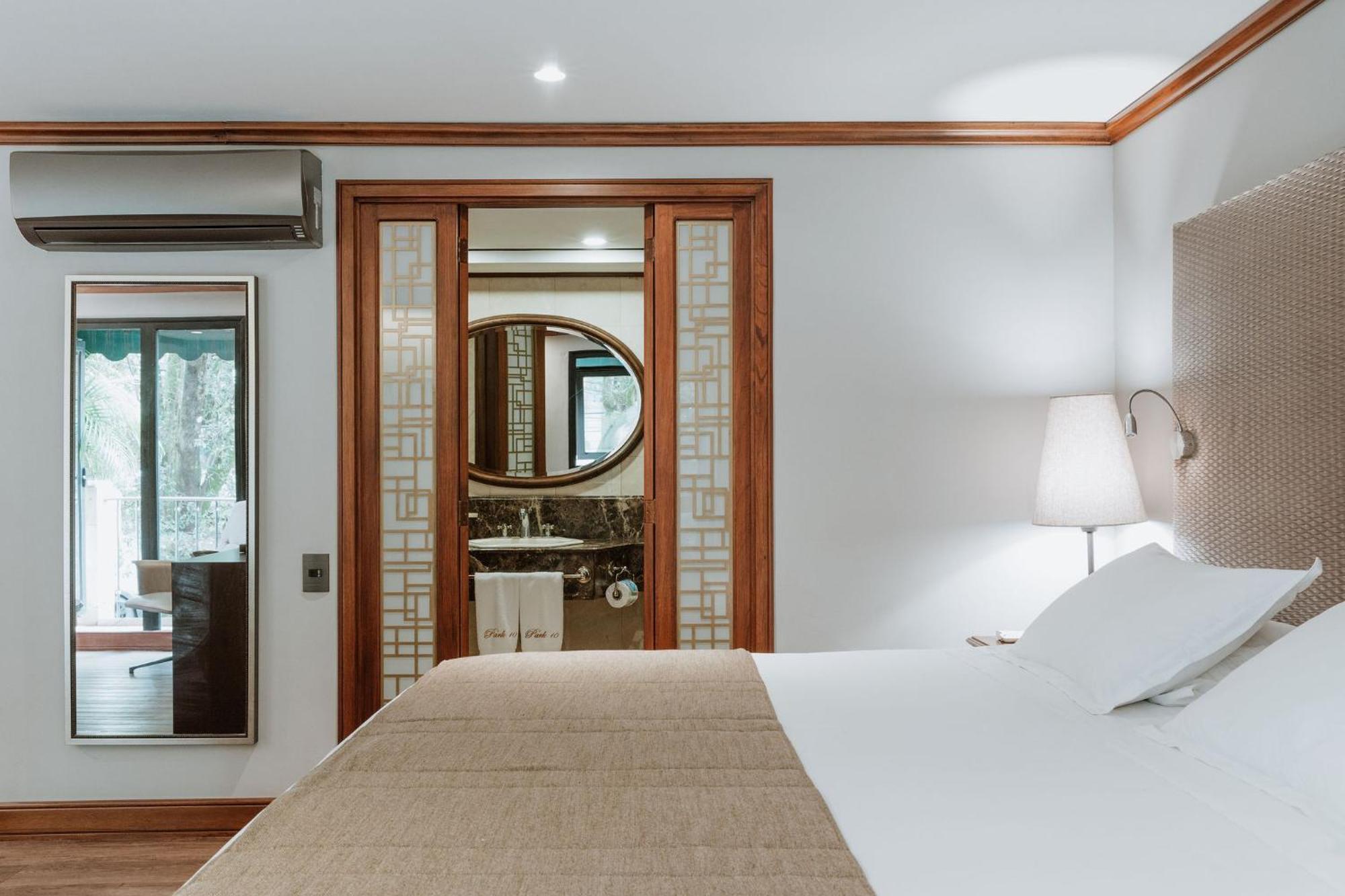 Hotel Park10 Medellín Zewnętrze zdjęcie A room at the hotel
