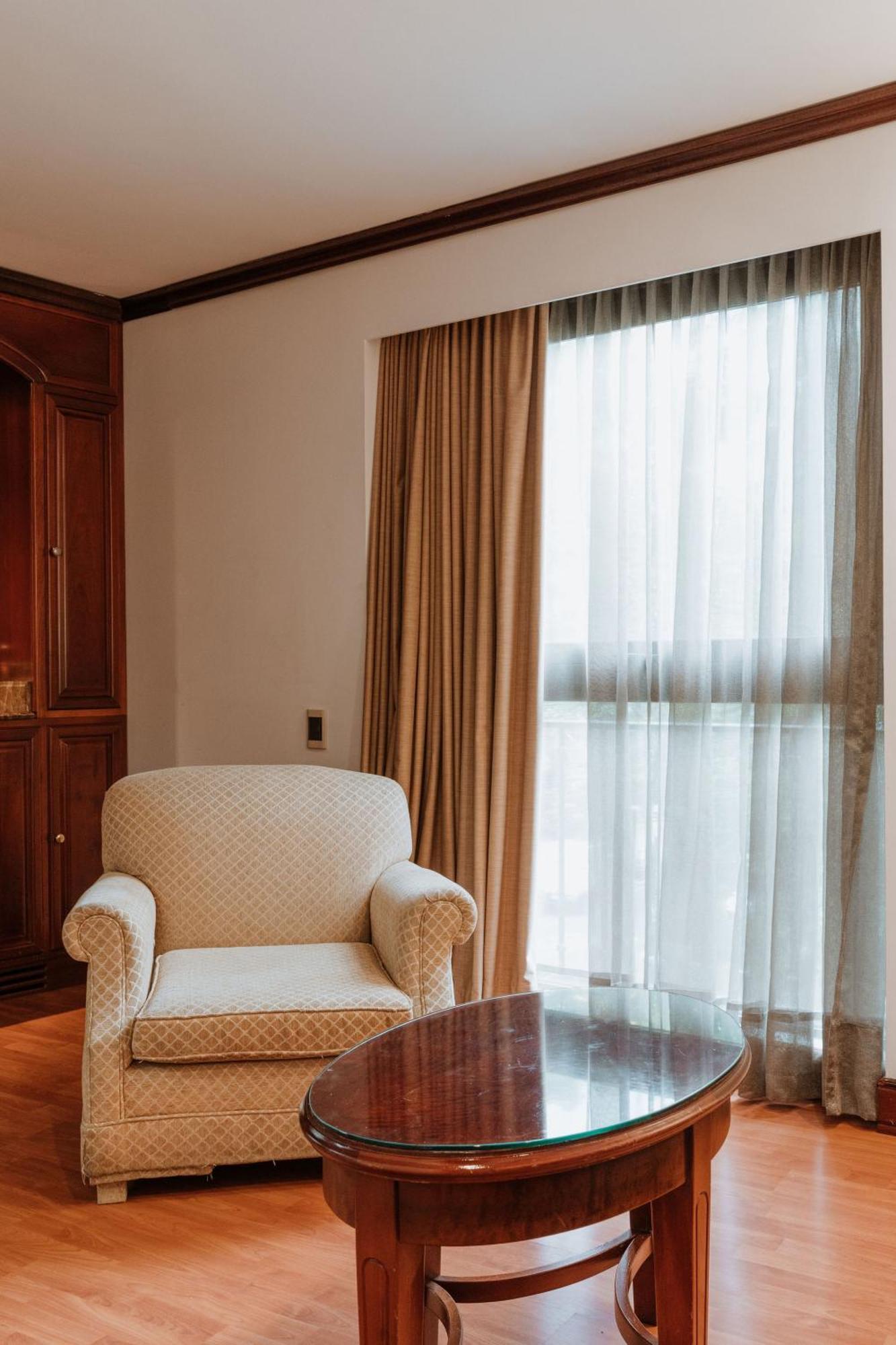 Hotel Park10 Medellín Zewnętrze zdjęcie Curtains